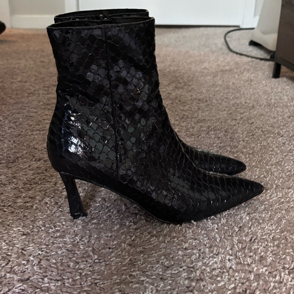 Steve Madden Black Snakeskin Heeled Boots